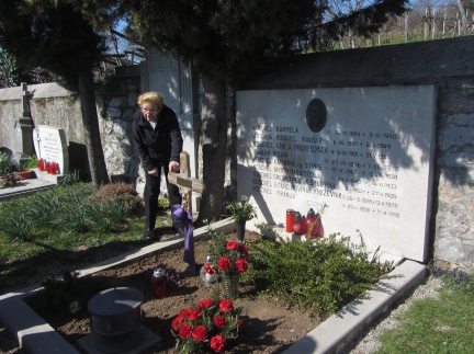 IMG 9376 Tomaj-Kosovelov grob