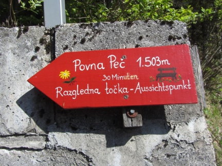 IMG 3233 Smerokaz za Povno Peč pri koči na starem mejnem prehodu na Ljubelju