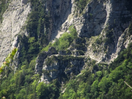 IMG 3267 Bornova pot in tuneli v steni Begunjščice