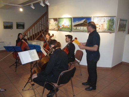 IMG 4832 Ansambel Cellostrike in moderator Miro Erzin