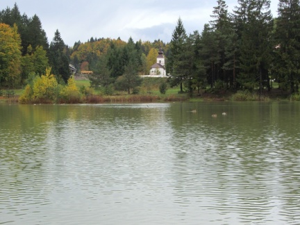 IMG 6801 Bloško jezero in cerkev sv. Volbenka v Volčjem