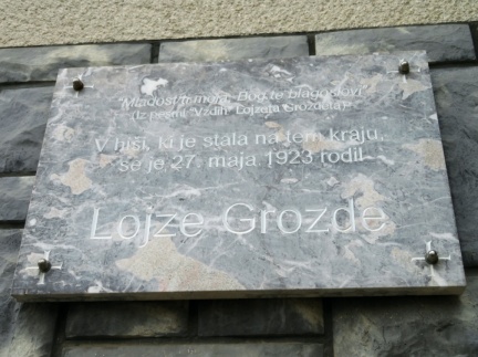 IMG 0246 Zgornje Vodale-spominska plošča na rojstni hiši Lojzeta Grozdeta