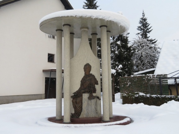 IMG 1331 Šenčur-spomenik krompirju in Mariji Tereziji
