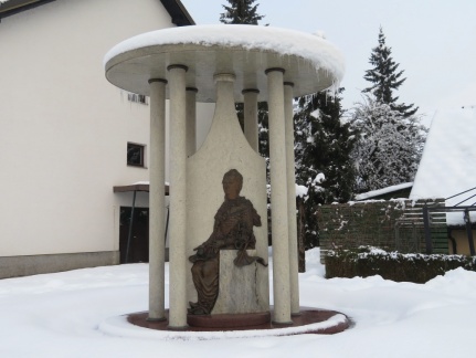 IMG 1331 Šenčur-spomenik krompirju in Mariji Tereziji