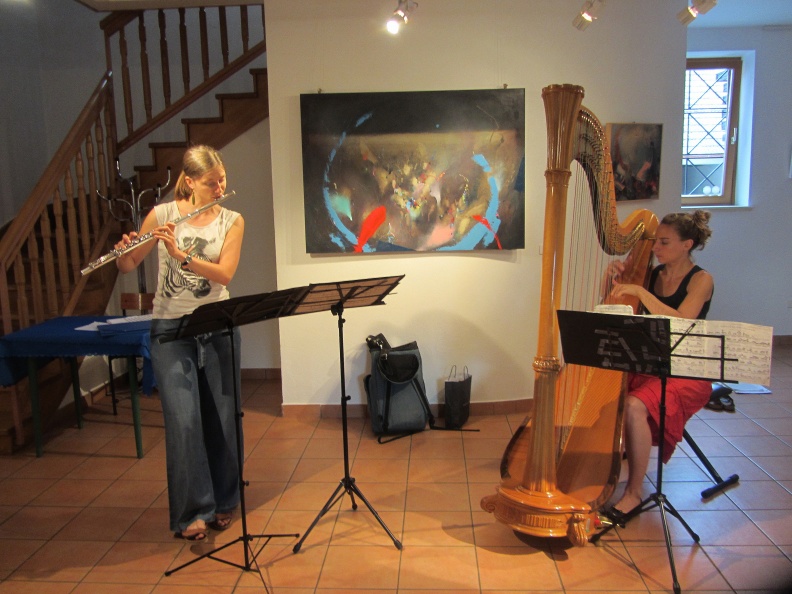 IMG_4638_3. koncert-Anja Clift (flavta) in Estelle Costanzo (harfa).JPG