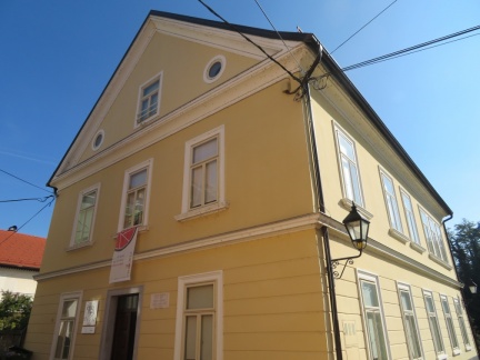 IMG 5488 Črnomelj-Mestna muzejska zbirka in rojstna hiša pesnika Mirana Jarca