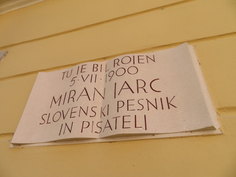 IMG_5489_Črnomelj-Mestna muzejska zbirka in rojstna hiša pesnika Mirana Jarca.JPG