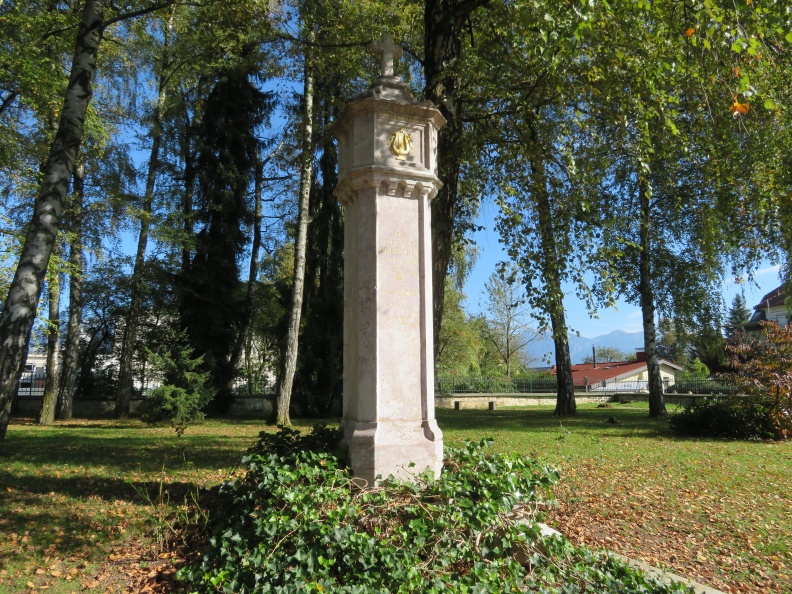 IMG_3076_Prešernov gaj-Prešernov nagrobni spomenik.JPG