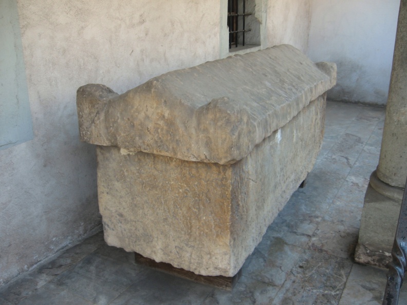 0131_Kranj-rimski sarkofag iz Šenčurja.jpg