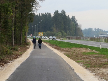 IMG 0441 Po novi kolesarski poti mimo letališča na Bivju proti Šenčurju