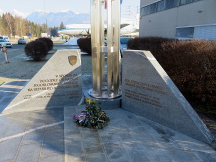 IMG 2100 Spomenik osamosvojitve Slovenije na brniškem letališču