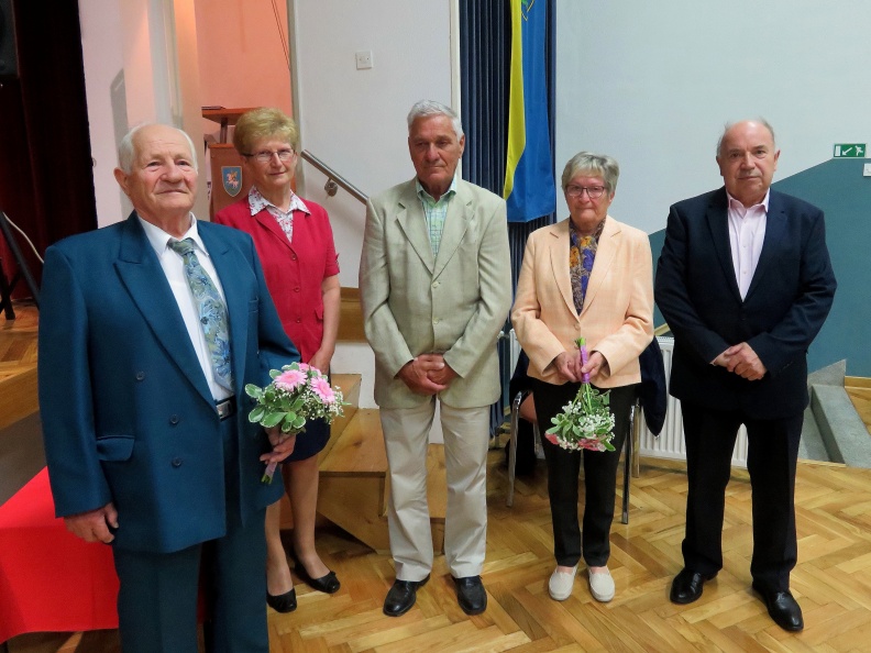 IMG_6466_Poročna para 55 let Ljudmila (zaradi bolezni odsotna) in Viktor Žnidaršič ter Marinka in Franci Rode .JPG
