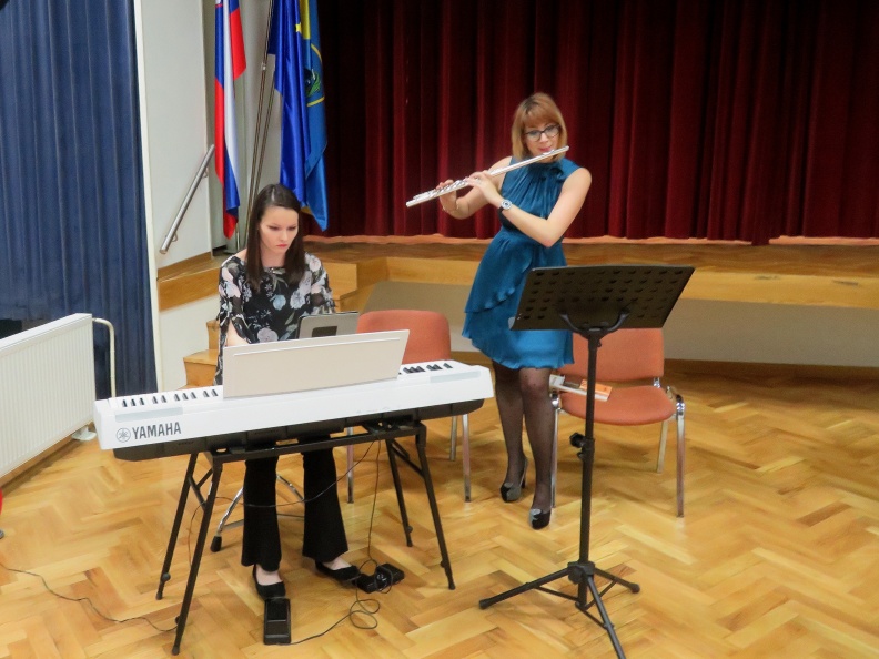 IMG_6376_Glasbeni duet Tatjana Novak (klavir) in Janja Turk (flavta).JPG