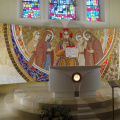 IMG_8422_Zaplaz-Marijina romarska cerkev-Grozdetov stranski oltar z Rupnikovim mozaikom.JPG