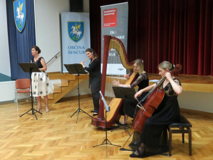 IMG 1571 3. koncert Impresije (sopran Tina Debevec Dragoš, flavta Barbara Spital, harfa Naja Mohorič, violončelo Neža Verstovšek)